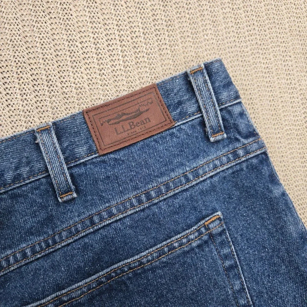 L.L. Bean Jeans Mens 44x32 Blue Medium‎ Wash Relaxed Fit Straight Denim Pants